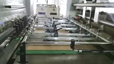 Troqueladora con plegado y stripping de cama plana