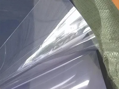 Troqueladora con plegado automático de cama plana
