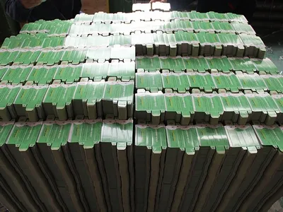 Troqueladora con plegado y stripping de cama plana (trabajo pesado)